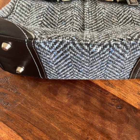 Coach Hamptons Blue Herringbone Tweed Bag F-11215 -- Never Used - Picture 5 of 6